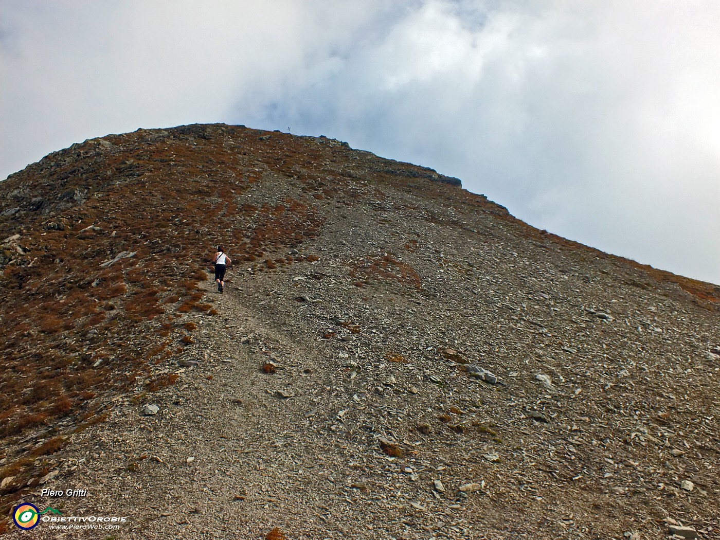 77 Dal colletto alla cima si sale di corsa !.JPG